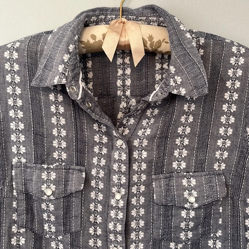 Kut from the Kloth Top - Picture 2 of 6